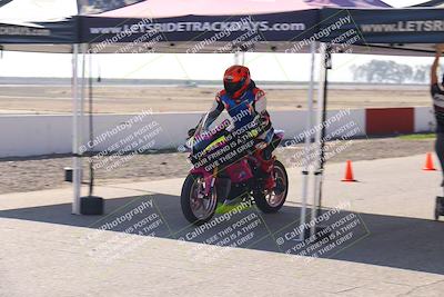 media/Nov-03-2025-Lets Ride (Mon) [[4d74c1c4d3]]/B Group/Grid/